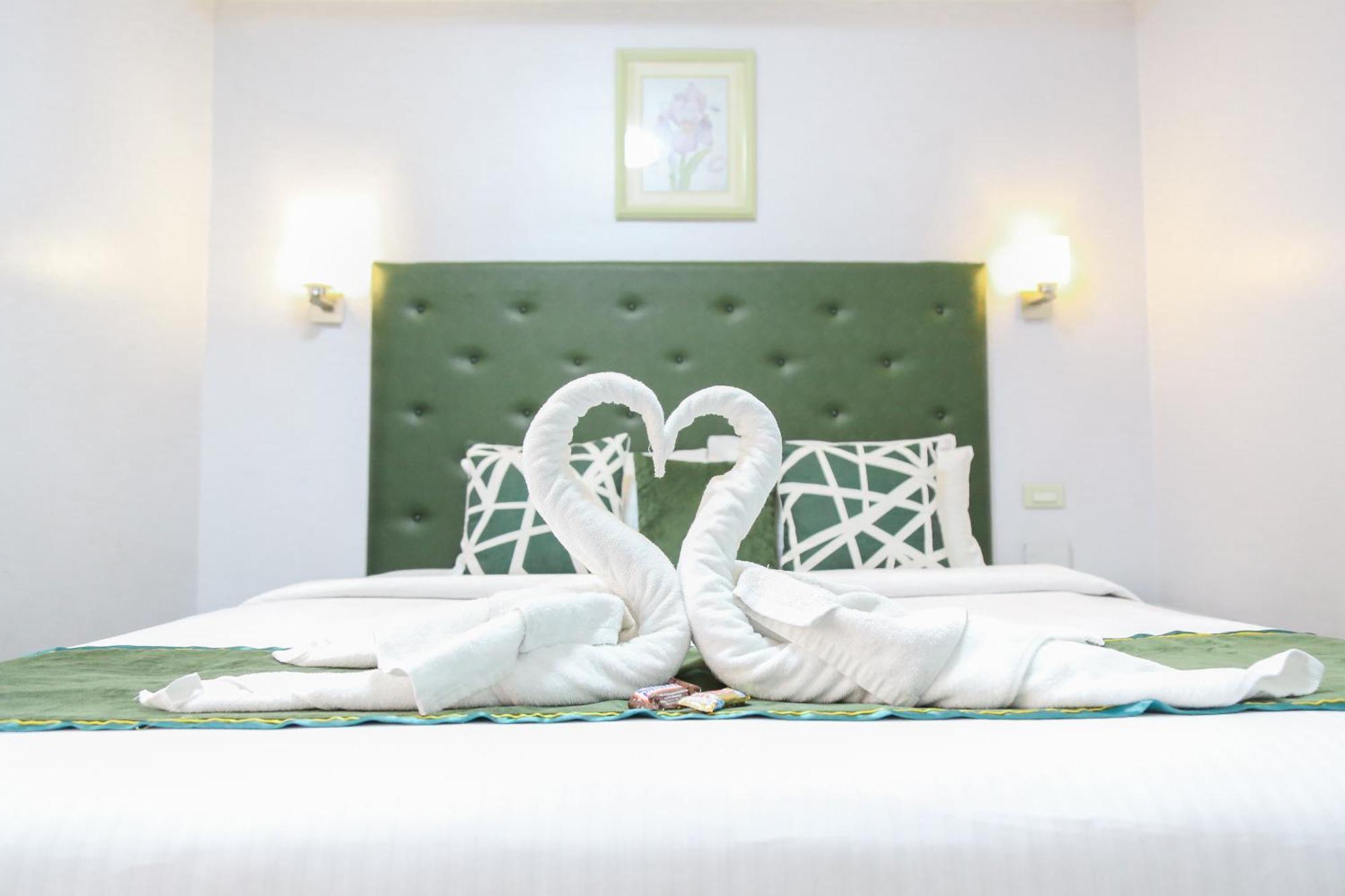 Pacific Bay Grand Suites Manila Exterior photo